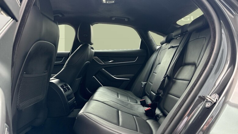 Jaguar XF 2.0 D200 R-Dynamic HSE 4dr Auto AWD Diesel Saloon